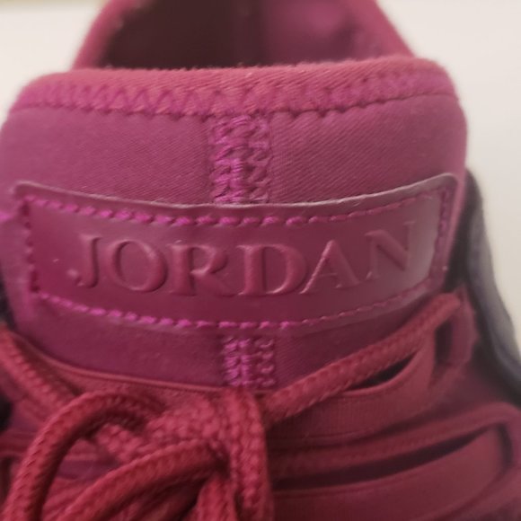 Girls Jordans 7Y - Picture 3 of 6